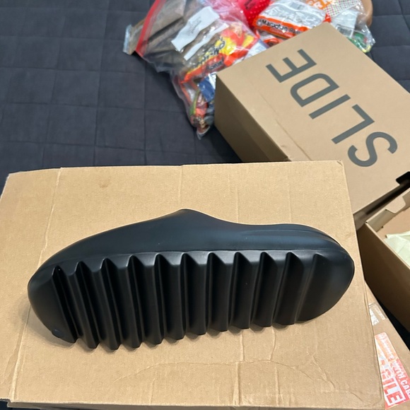 Yeezy Slide.  YZY Slide - Picture 2 of 5
